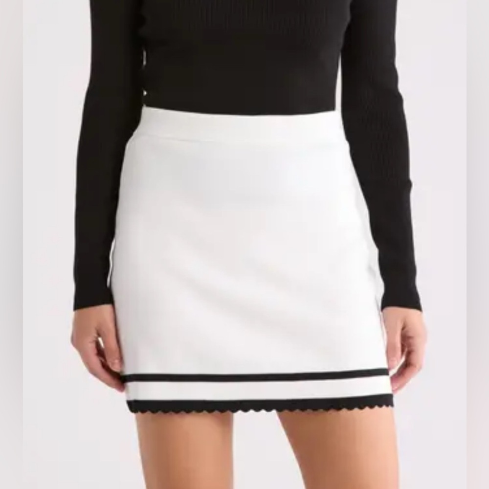 Laundry White Knit Mini Skirt with Black Trim
